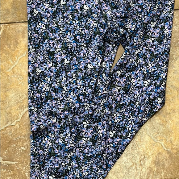 Ebb and Flow Ruffle Front Leggings - Picture 4 of 6